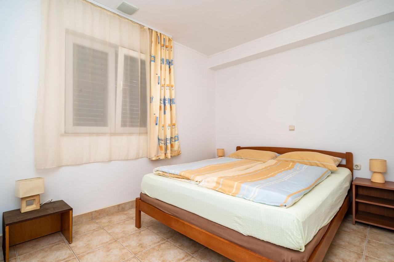 Apartments By The Sea Zuljana, Peljesac - 10233 Esterno foto